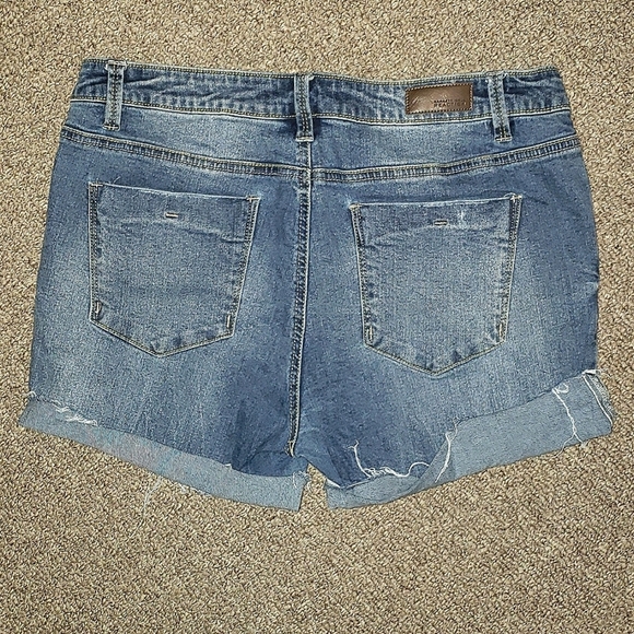 Kenneth Cole Reaction Shorts - Picture 3 of 3